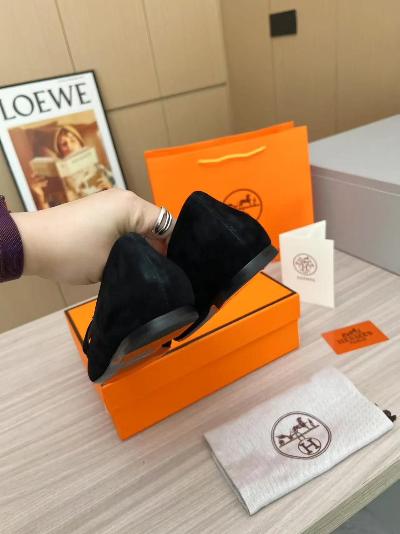 👟👟Ex-factory price 520👟👟, 2025 top product Hermes new genuine handmade shoes, purely handmade, a must-collect item! The perfect holiday accessory! Our pursuit of quality products is always the best! Don't give in! Comfort and originality, not following trends, and not deliberately expressing oneself are the consistent pursuits of Hermes and its fans! [Material] Upper: top layer leather, lining: genuine leather. Size 35-42